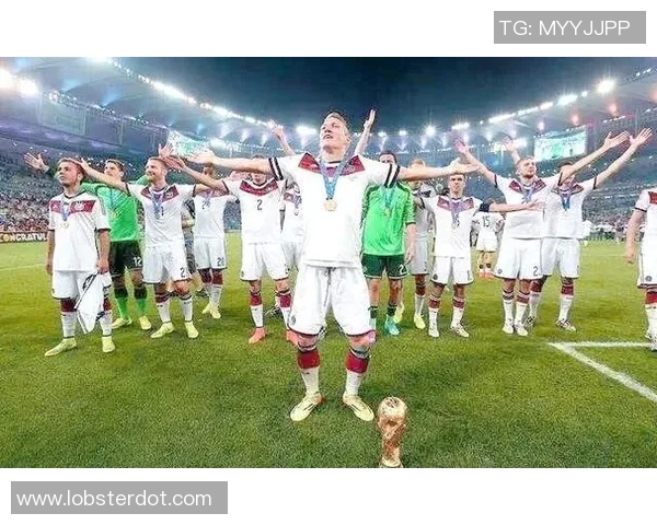 德国足球明星前锋的辉煌历程与未来发展展望