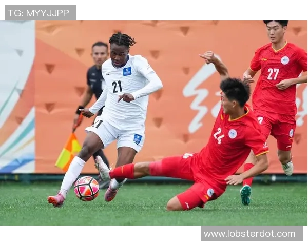 足球明星穿上粉色战靴展现独特风格引发球迷热议与时尚潮流碰撞