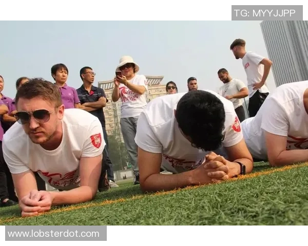 中美篮球明星赛场冲突引发热议球迷和媒体各执己见